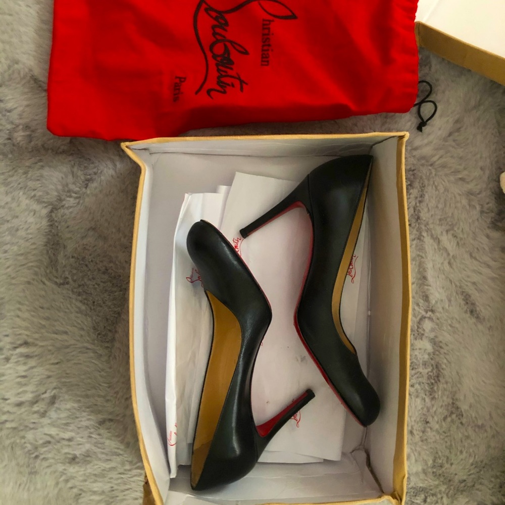 Bought off poshmark but too small for me